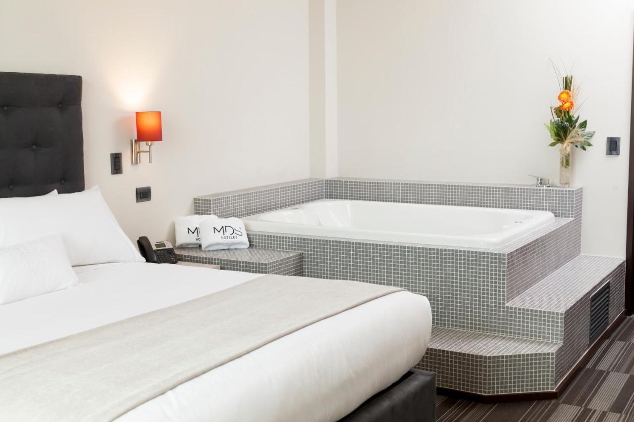 Mds Hotel Chillan Exterior photo A whirlpool tub in a hotel room